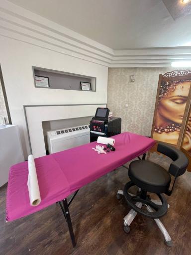 عکس دکتر ساره سادات شهیدی(پوست، مو، لیزر)