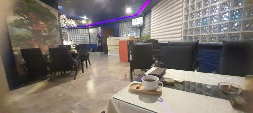 عکس کافی شاپ و فست‌ فود اُدت