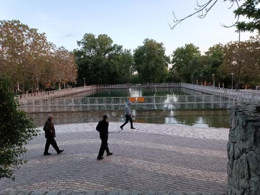 عکس دریاچه بوستان پلیس