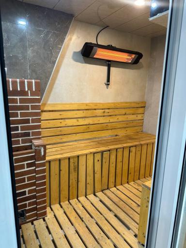 عکس استخر Vip خانوادگی تخت طاووس