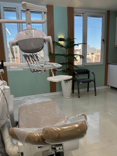 عکس دندانپزشکی سرو دکتر علی پیریائی