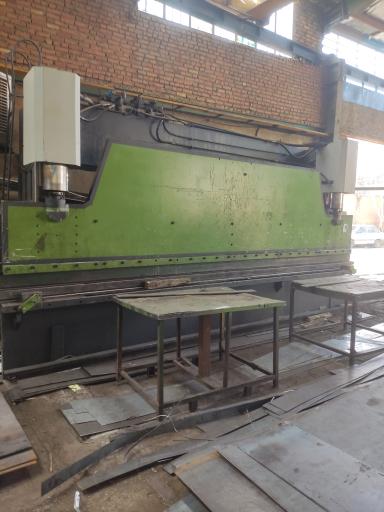 عکس کارگاه قطعه صنعت فجر