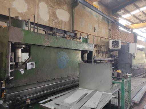 عکس کارگاه قطعه صنعت فجر