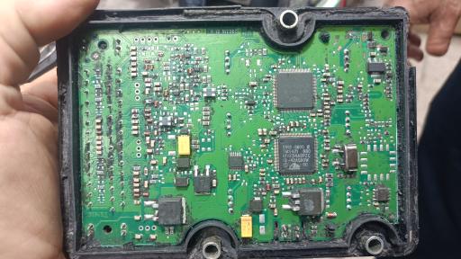 عکس زئوس الکترونیک