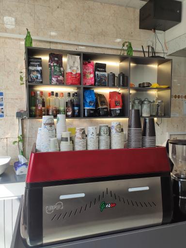 عکس کافه سمنو گل گندم