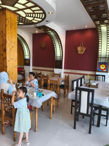 عکس غذاخوری برکت