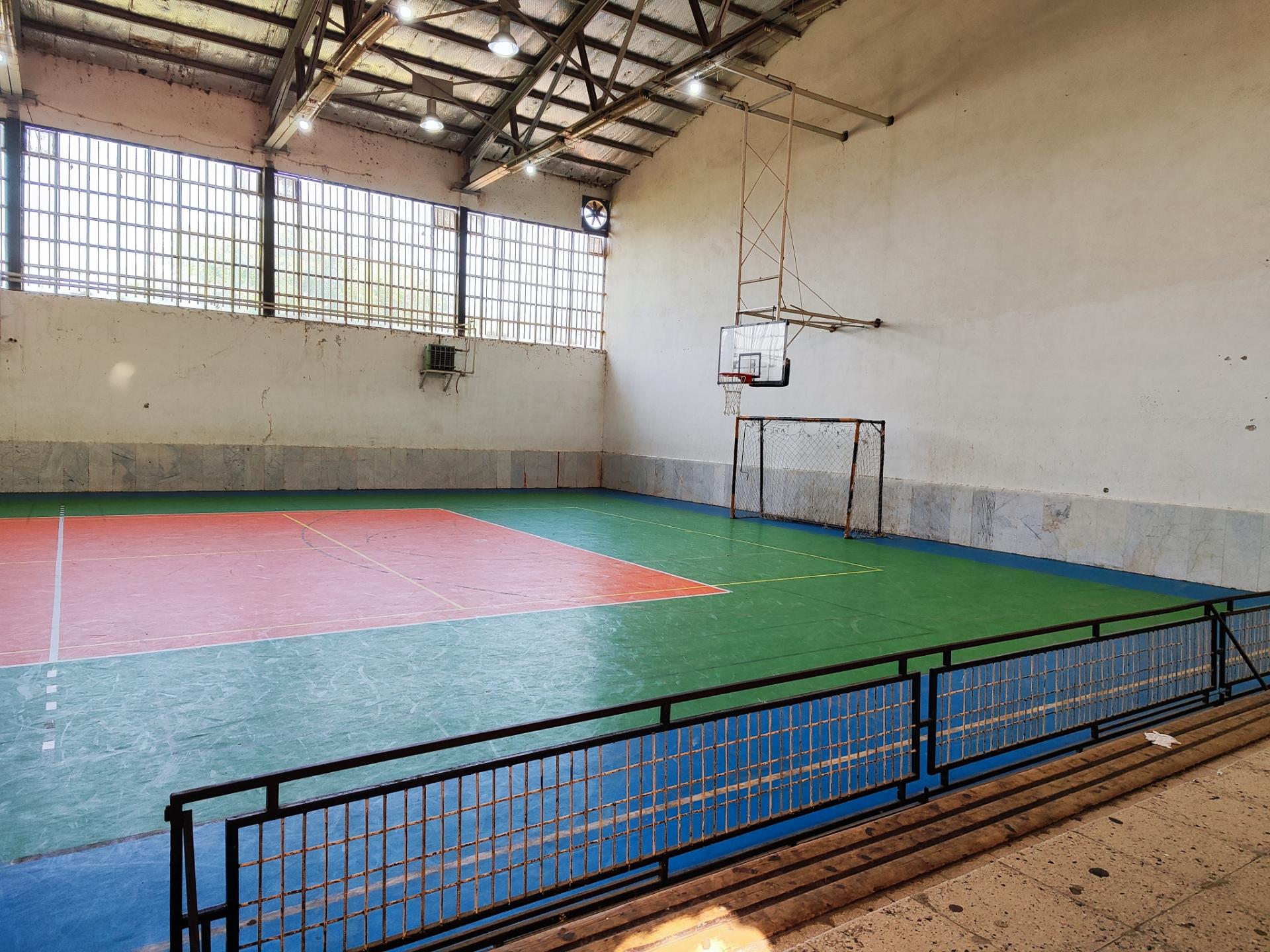 عکس سالن ورزشی شهید انصاری رودسر