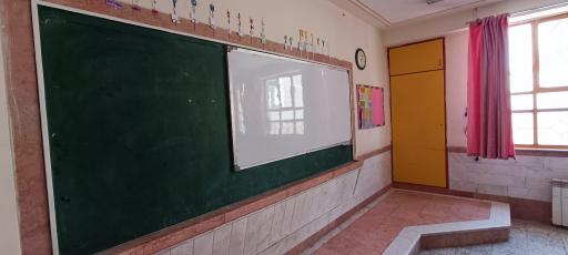 عکس دبیرستان دخترانه نیایش