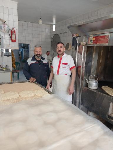 عکس نانوایی بربری گل گندم