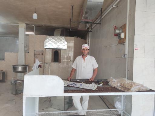 عکس نانوایی سنگکی و تافتون
