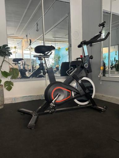 عکس باشگاه ورزشی یونیک آی موشن