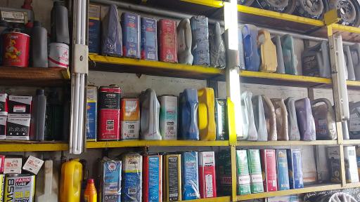 عکس تعویض روغن و آپاراتی عمو ناصر