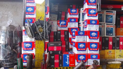 عکس تعویض روغن و آپاراتی عمو ناصر