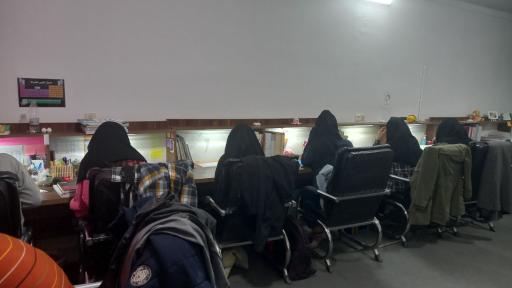 عکس سالن مطالعه دخترانه مخ
