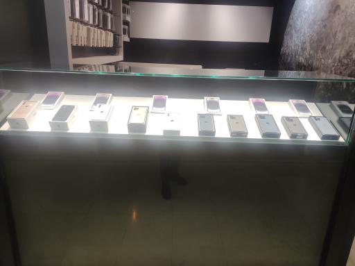 عکس مون استور