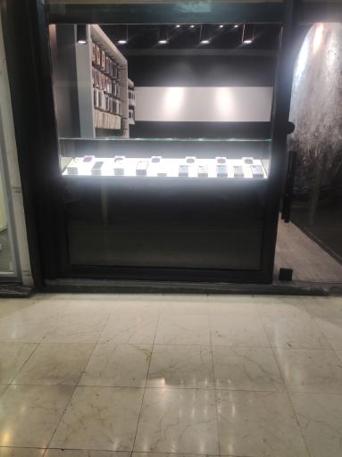 عکس مون استور