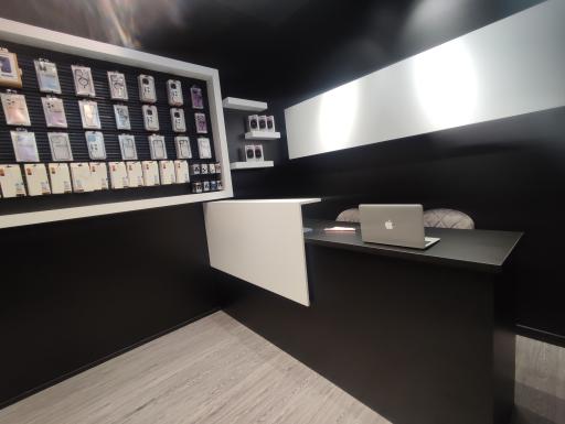 عکس مون استور