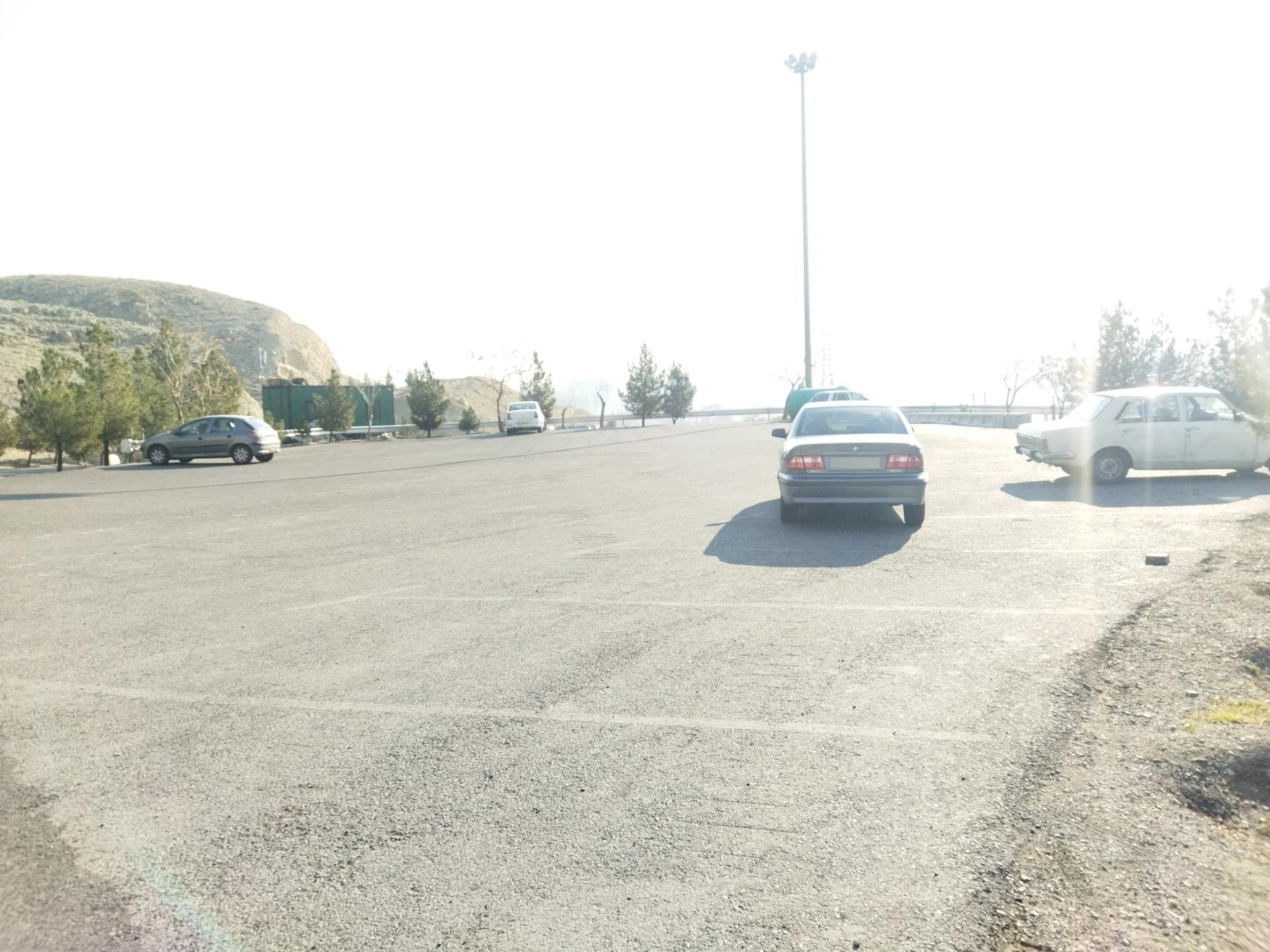 عکس پارکینگ تپه شهدای ارتش