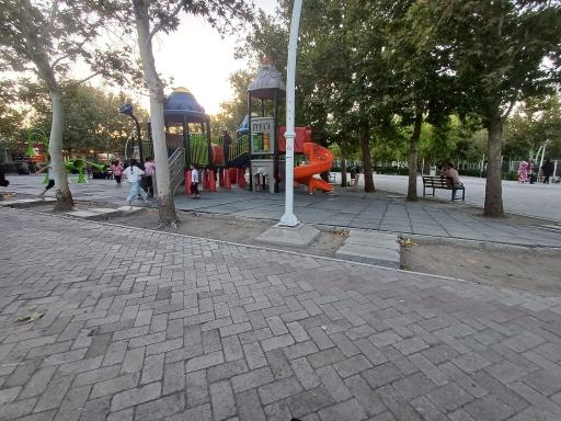 عکس مکان بازی کودکان پارک حجاب