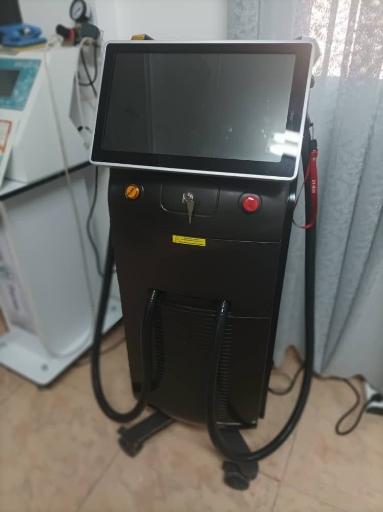 عکس دکتر فرزانه قادری ،مرکز پوست ، مو ،زیبایی و طب سوزنی