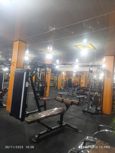 عکس آکادمی ورزشی مارال 