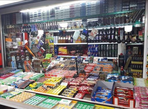 عکس دکه مطبوعاتی نعمتی (همشهری)