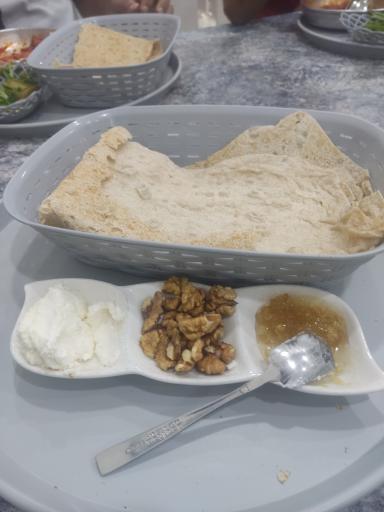 صبحانه خوری یامی