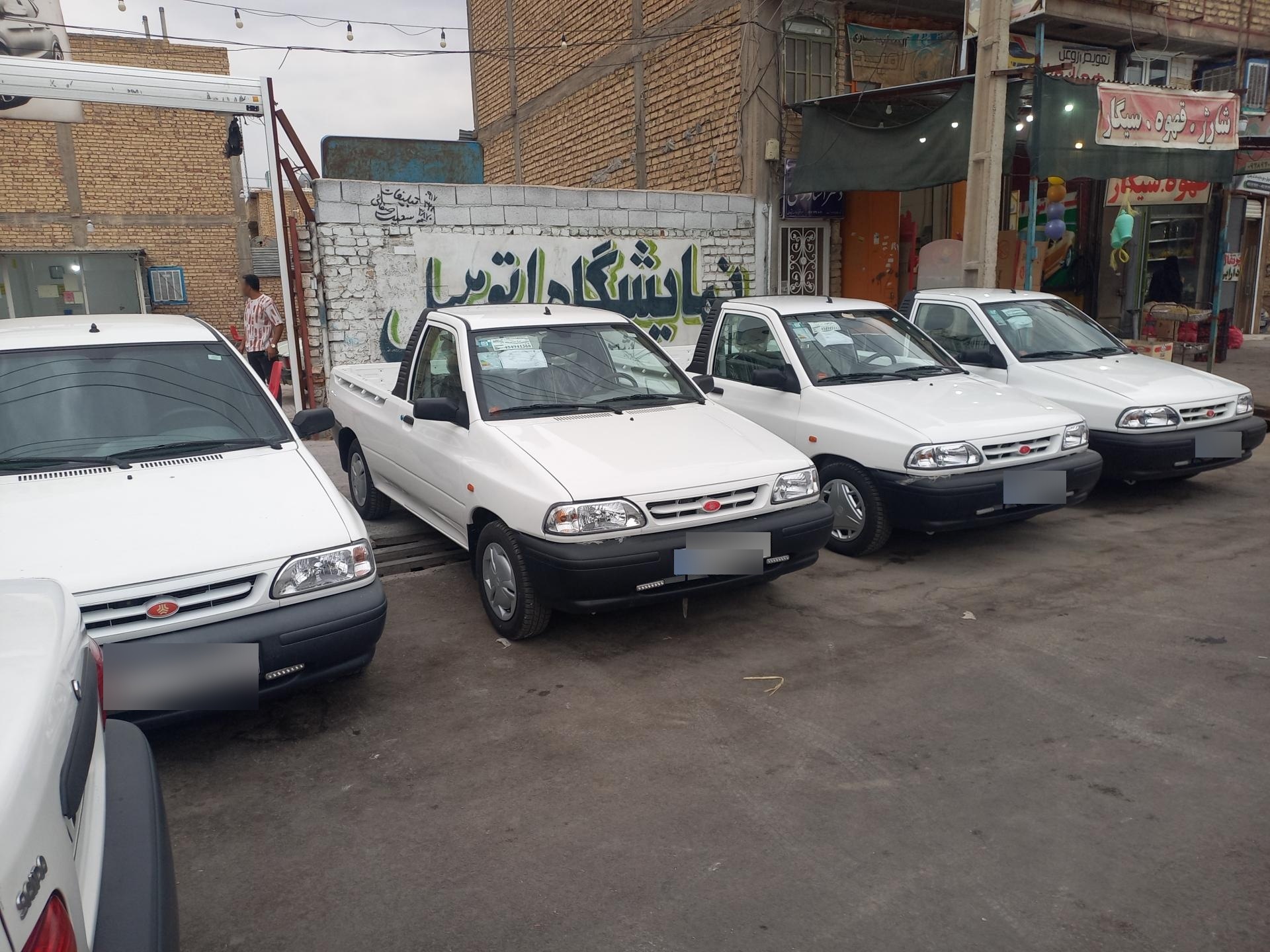 عکس نمایشگاه اتومبیل آسمان 