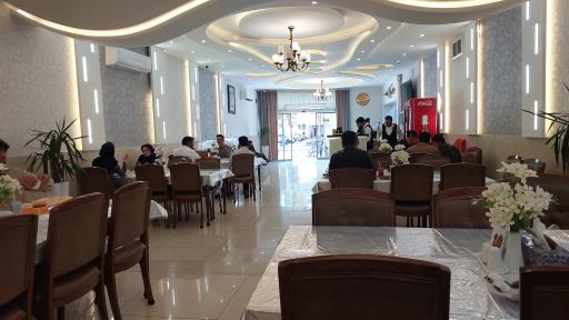 رستوران بوف سپید