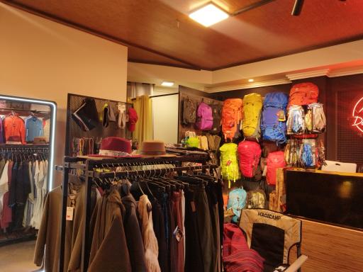 دامون کمپینگ استور 