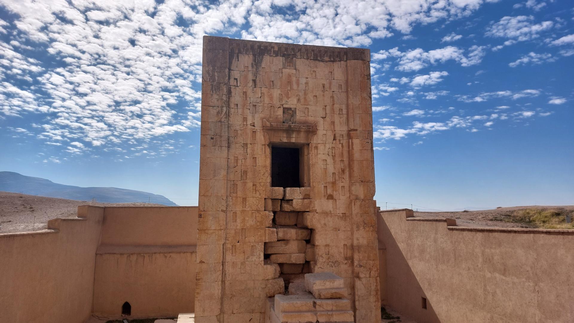 عکس نقش رستم دستان 