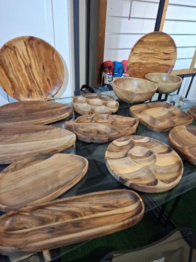 عکس ایساتیس استور