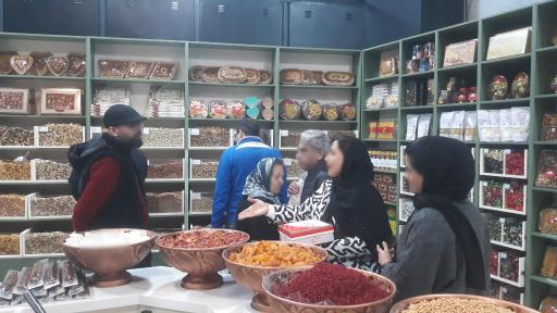 عکس نان و شیرینی قصر پاپلی شعبه VIP