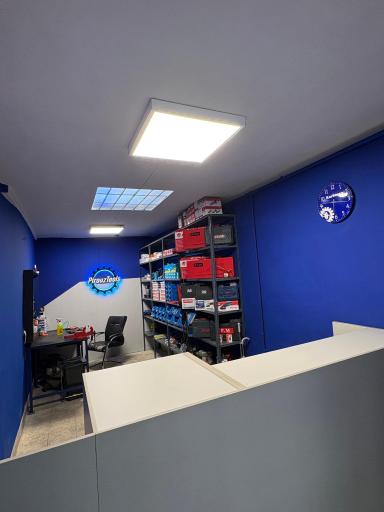 عکس تعمیرات ابزار پیروز