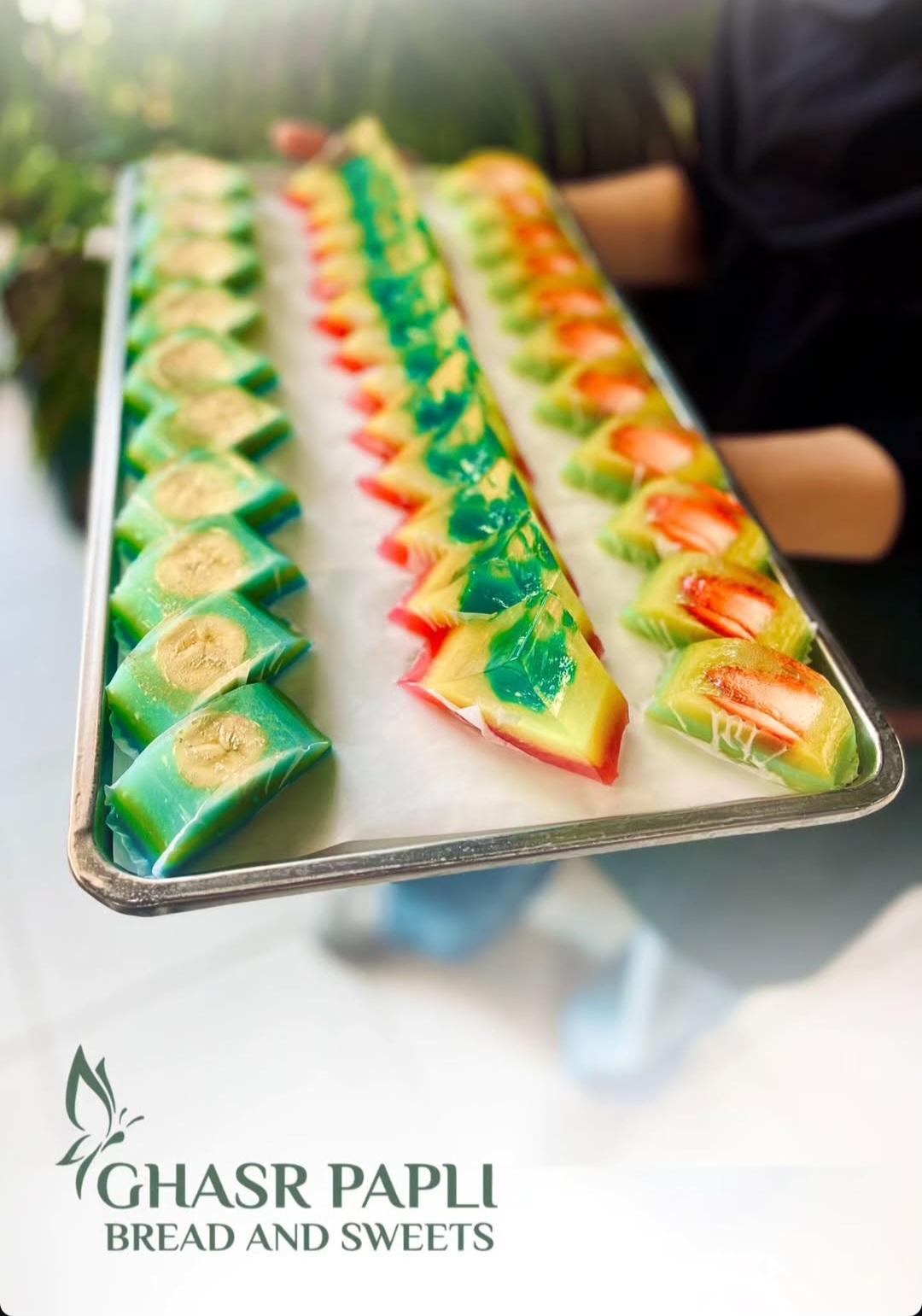 عکس نان و شیرینی قصر پاپلی شعبه VIP