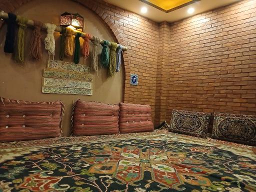 عکس رستوران لوکس طلایی