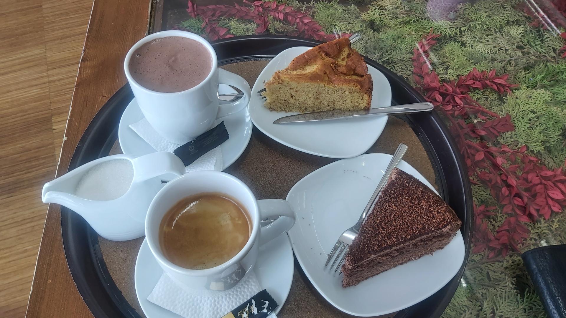 عکس کافه ایلی (illy)