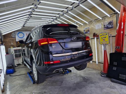 عکس تشخیص رنگ و کارشناسی خودرو مهندس مهدی نجفی