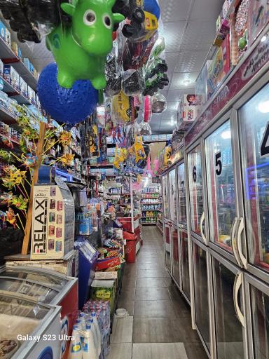 عکس هایپرمارکت شبانه روزی دشتستان هومن