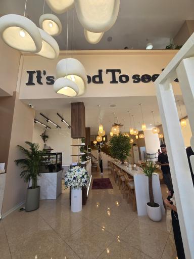 عکس کافه صبحانه کرمی