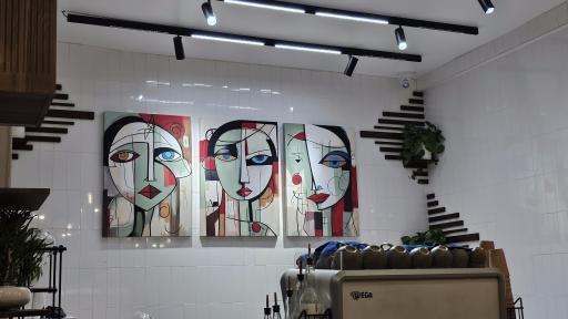 عکس کافه صبحانه کرمی