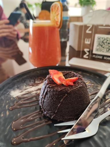 عکس کافه صبحانه کرمی