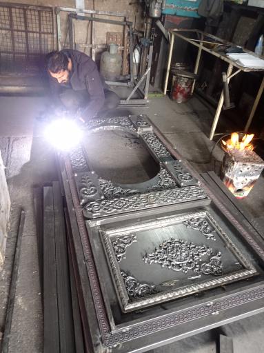 عکس درب و‌ پنجره سازی سیدعباس کاظمی