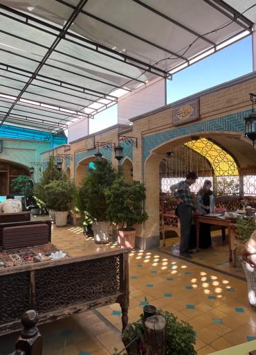 عکس کافه رستوران گوهرشاد