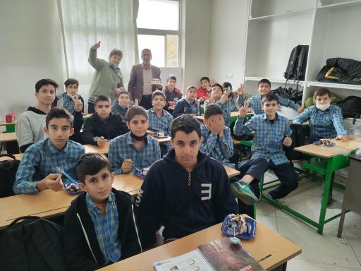 عکس دبیرستان غیردولتی آل یاسین