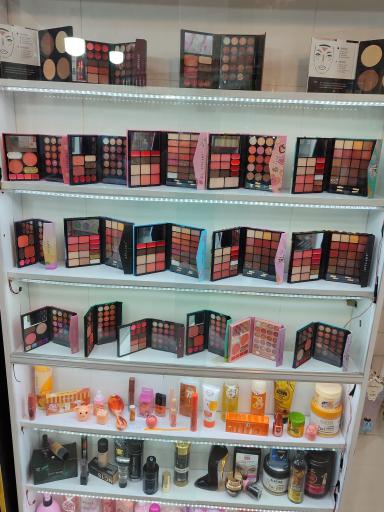 عکس آرایشی بهداشتی افرا