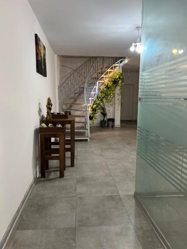 عکس آکادمی زبان همیار سخن