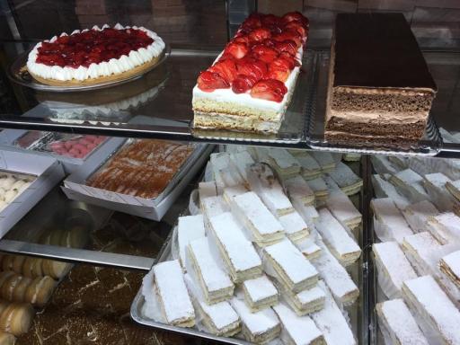 عکس قنادی شهرزاد خاتون