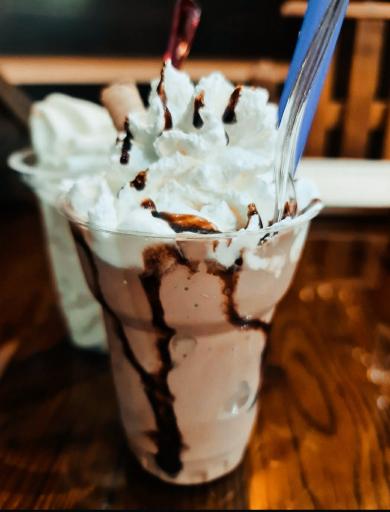 عکس کافه بستنی حاج عمو (رحمت سابق)