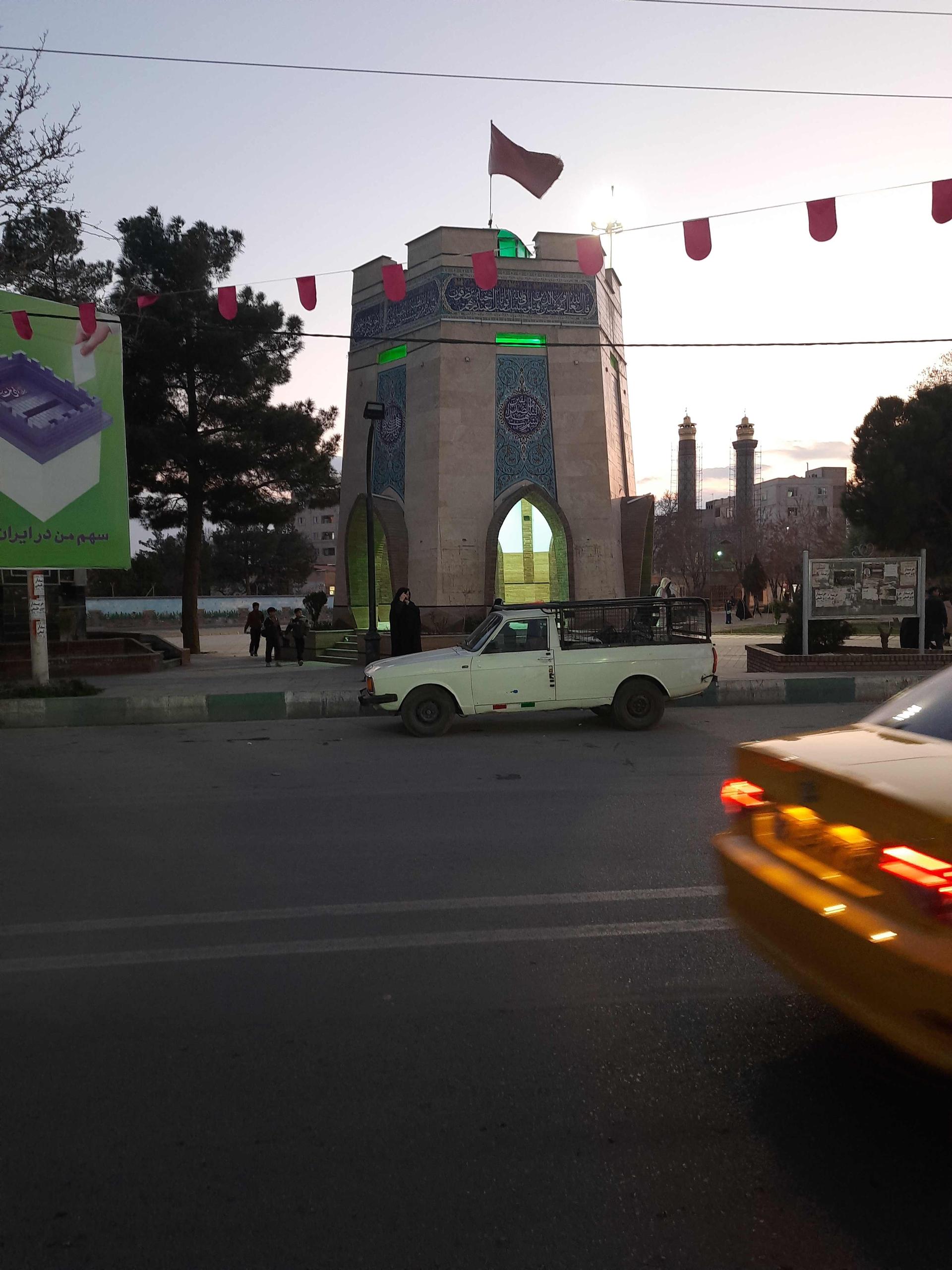 عکس مقبره شهدای گمنام مشکین دشت